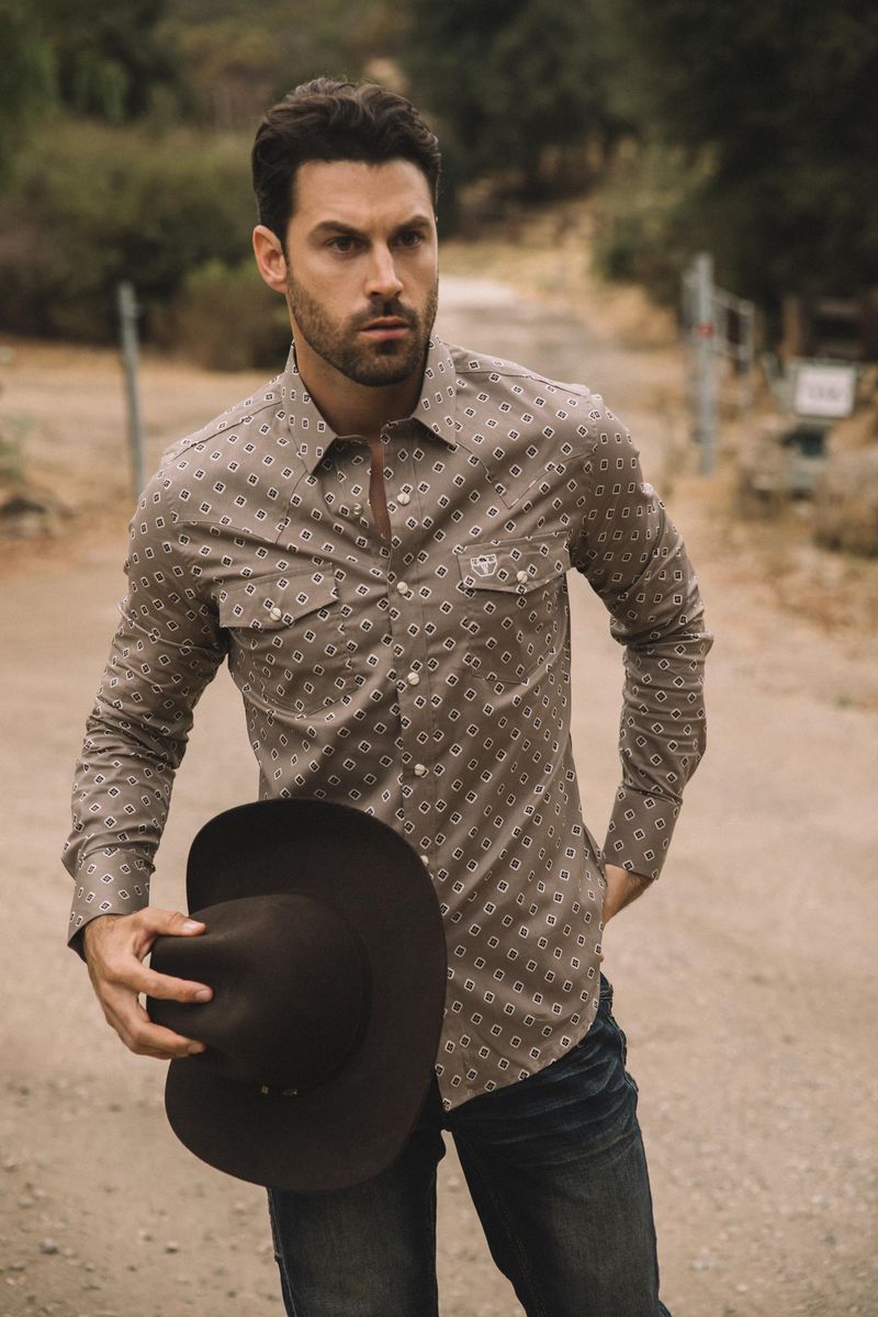 Cotton and Spandex Long Sleeve Shirt with Snaps