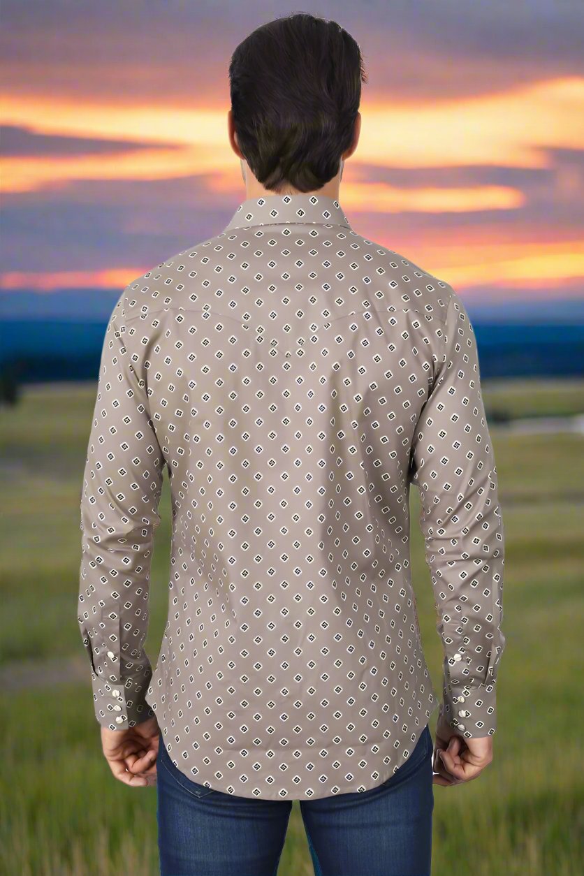 Cotton and Spandex Long Sleeve Shirt with Snaps