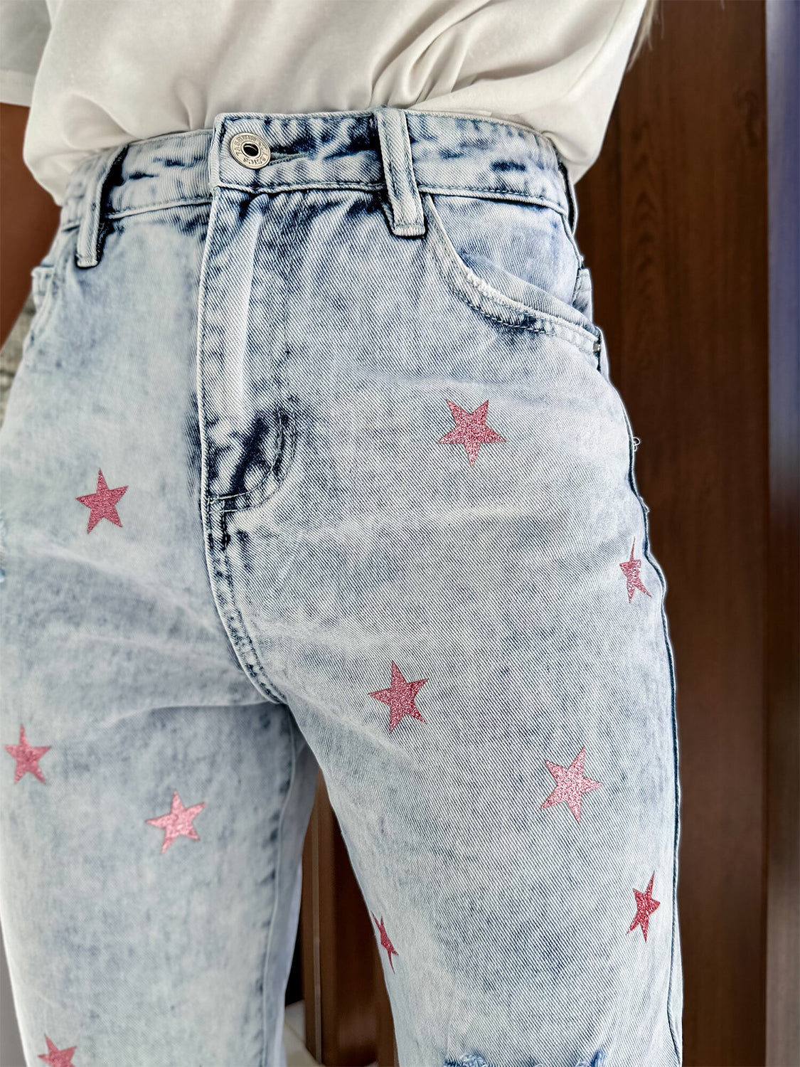 Distressed Star Straight Jeans with Pockets in S, M, L, XL