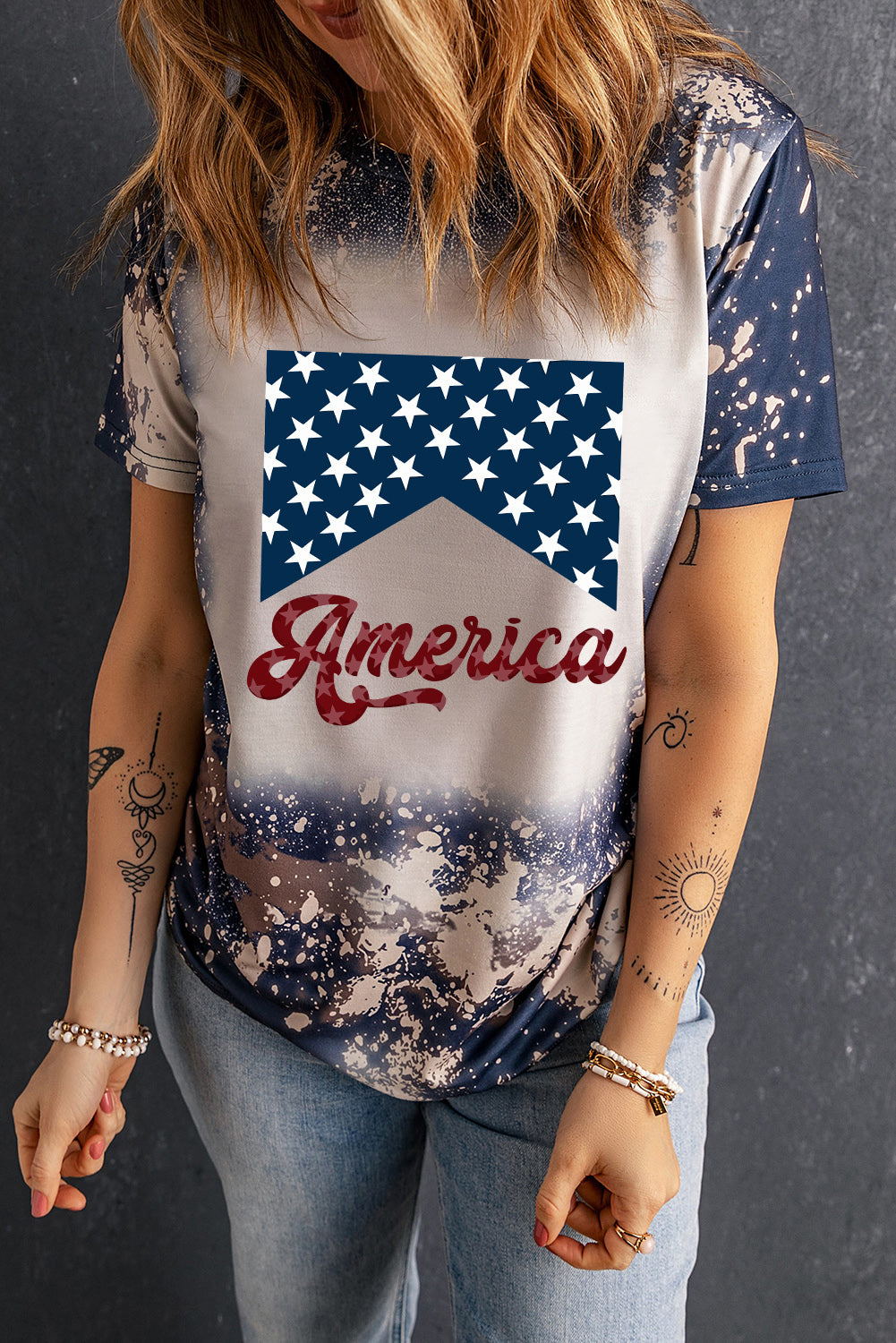 AMERICA Round Neck Short Sleeve T-Shirt in Size S, M, L, XL